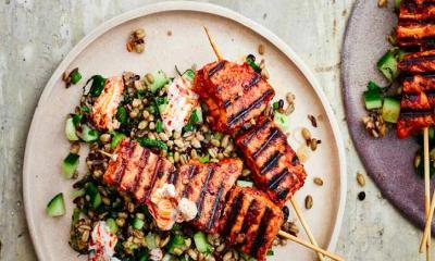 Moroccan tuna kebabs with herb and lemon grains