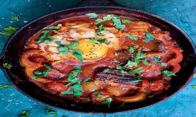 Smoked herring shakshuka