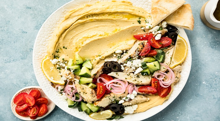 Quick chicken hummus bowl