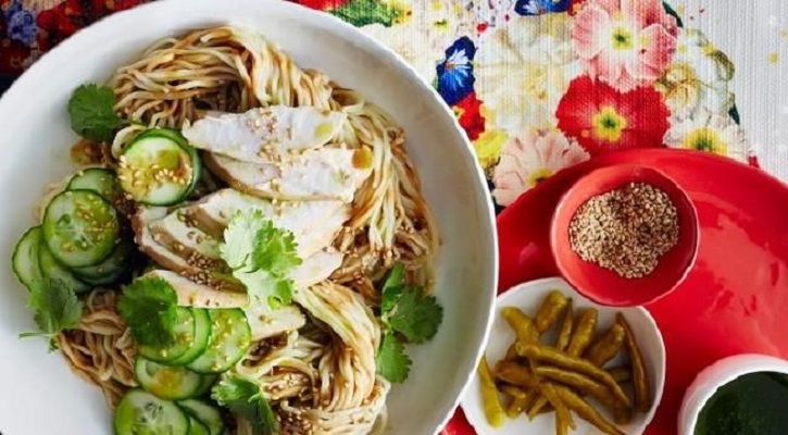 Egg noodles with Sichuan pepper chicken and cucumber