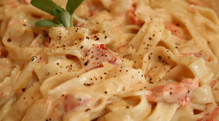 Creamy Salmon Linguine